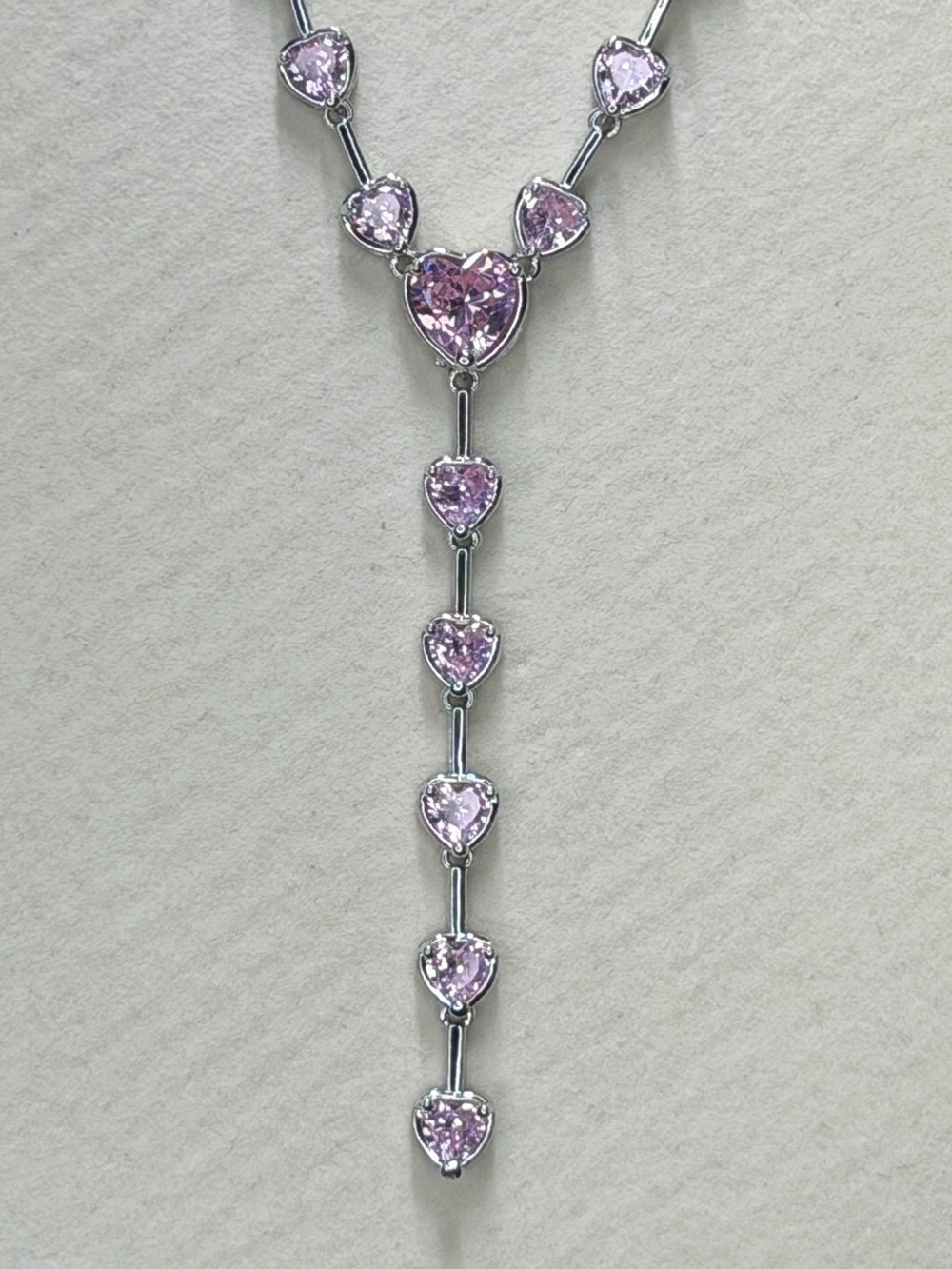 18k triple plate white gold cascading necklace w/large pink crystal hearts. - Picture 7 of 9